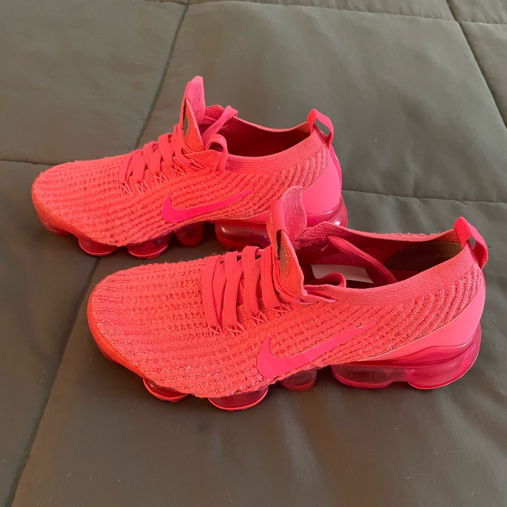 Nike Vapormax flyknit pink size 6 Women’s